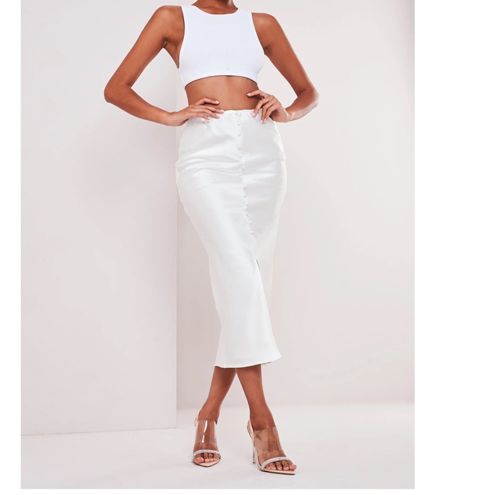 Sofia Richie x Missguided White Satin Button-Front Midi Skirt